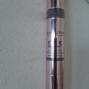 Revolution Eye Bright Illuminating Under Eye Concealer